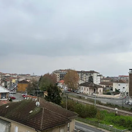 Tra Milano, Torino E Genova