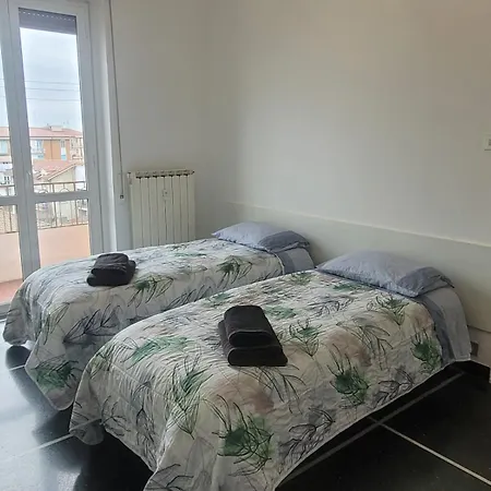 Tra Milano, Torino E Genova 아파트 *