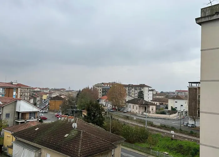 Tra Milano, Torino E Genova